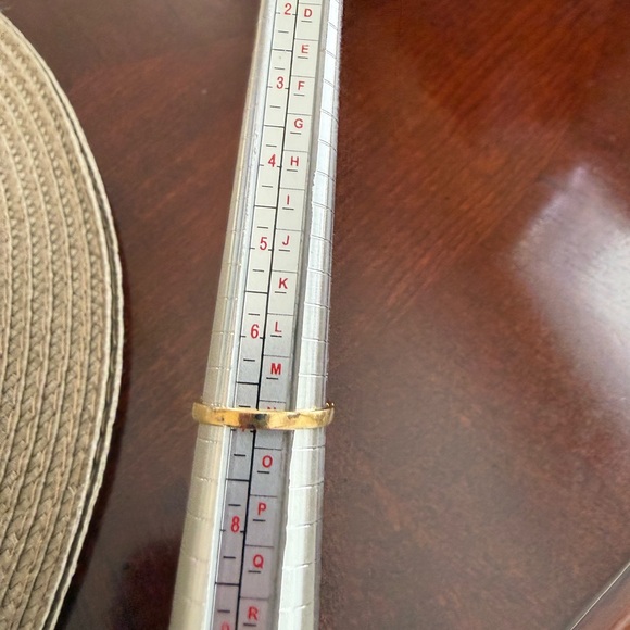 Vintage Stamped Avon Ring Size 6.75 - Picture 4 of 4